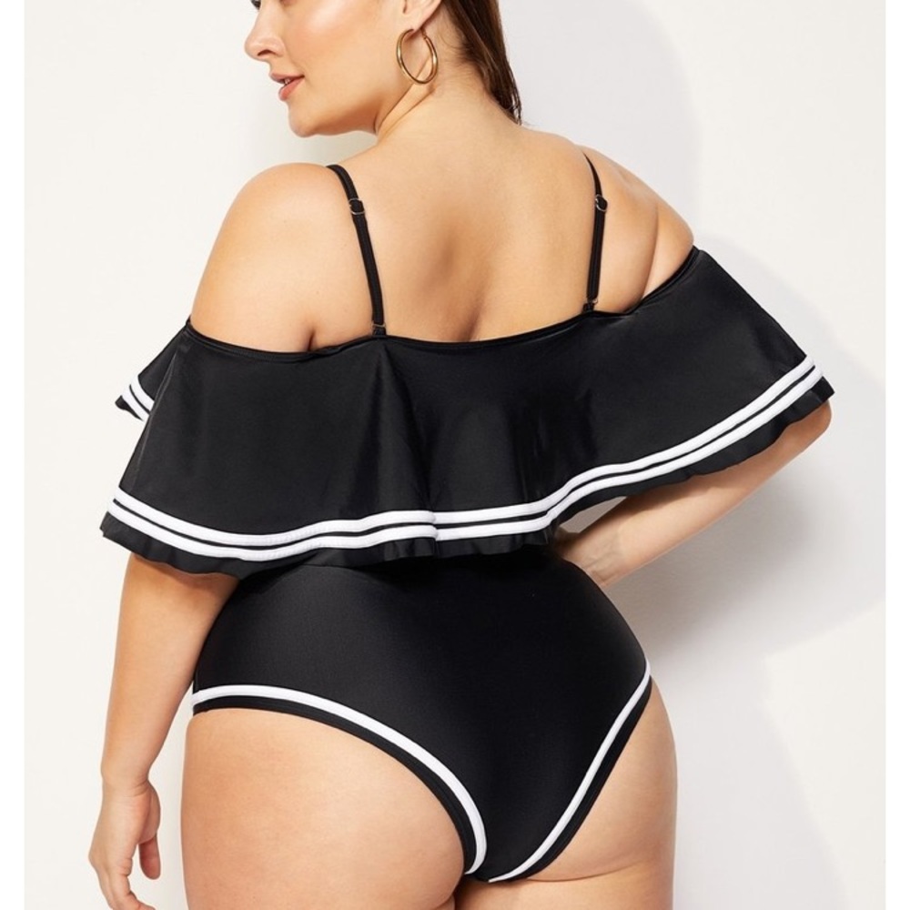 Bathing suit - Picture 2 of 3